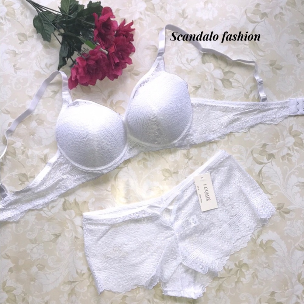 Set Push up Gentle Lace Bra  & Cheeky Panty Underwear.NWT